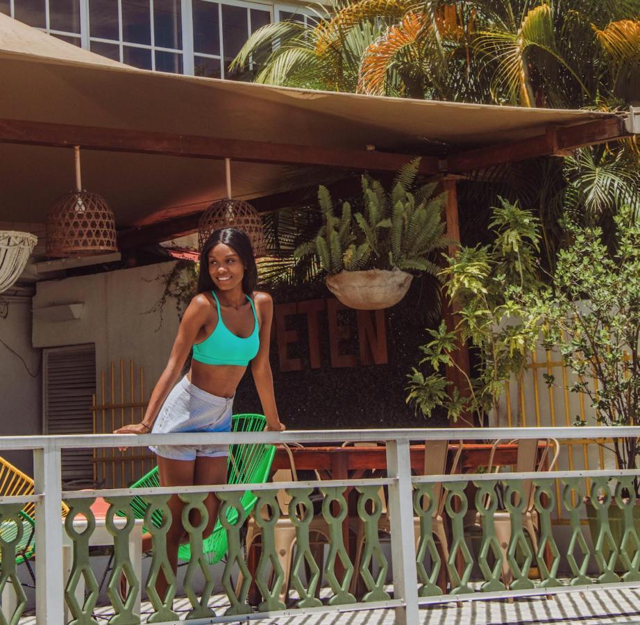 Hotel Peten Express Flores Luaran gambar