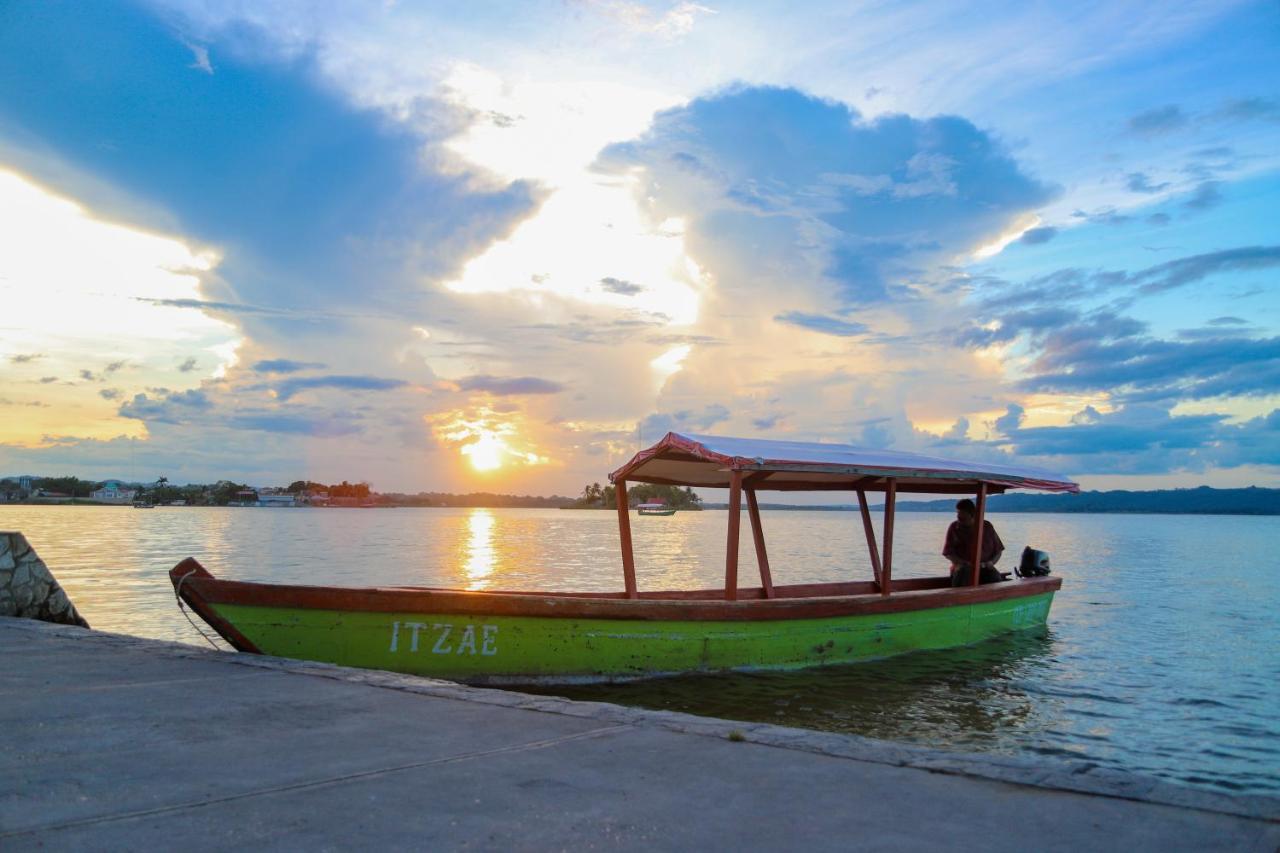 Hotel Peten Express Flores Luaran gambar