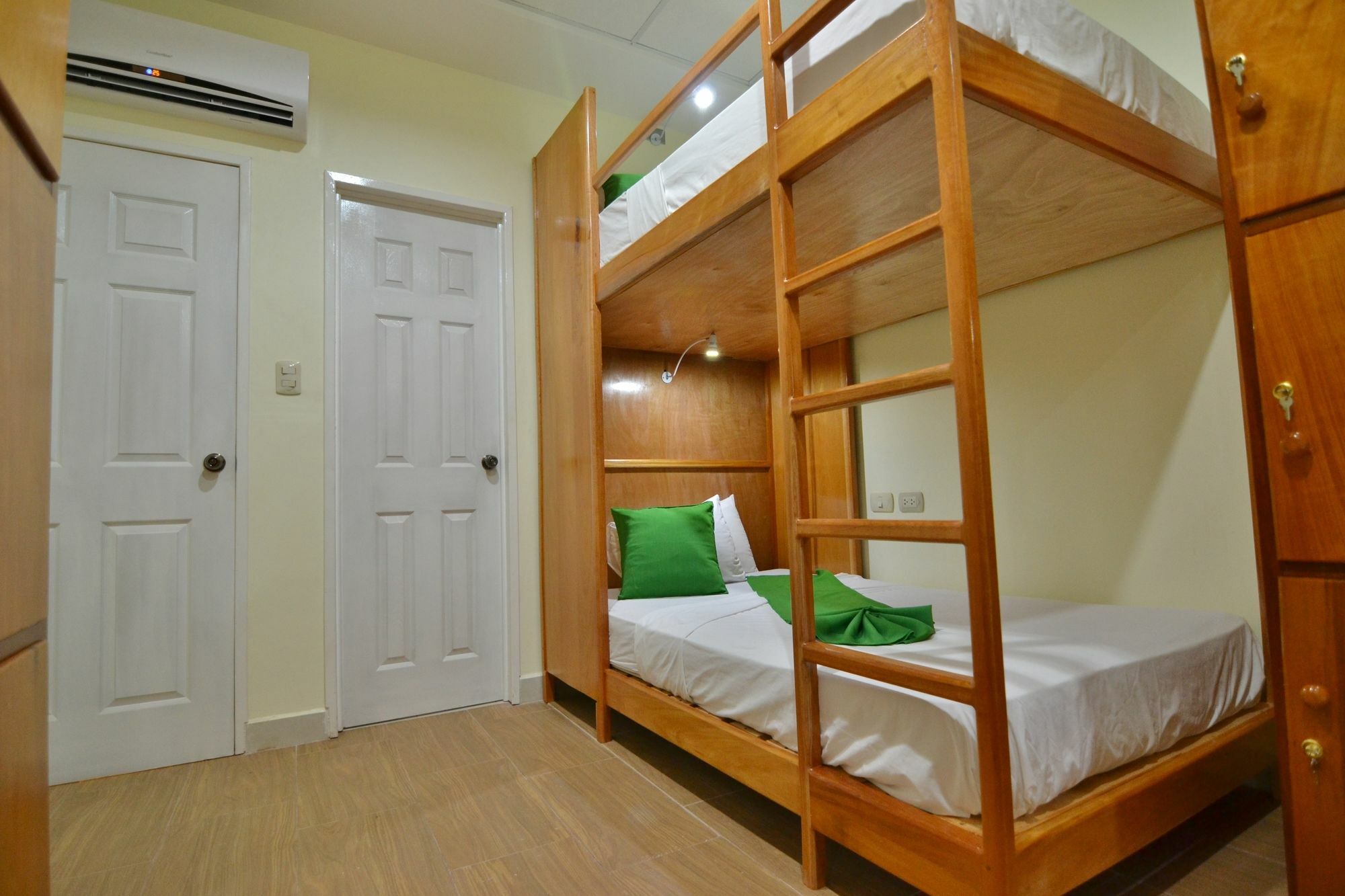Hotel Peten Express Flores Luaran gambar